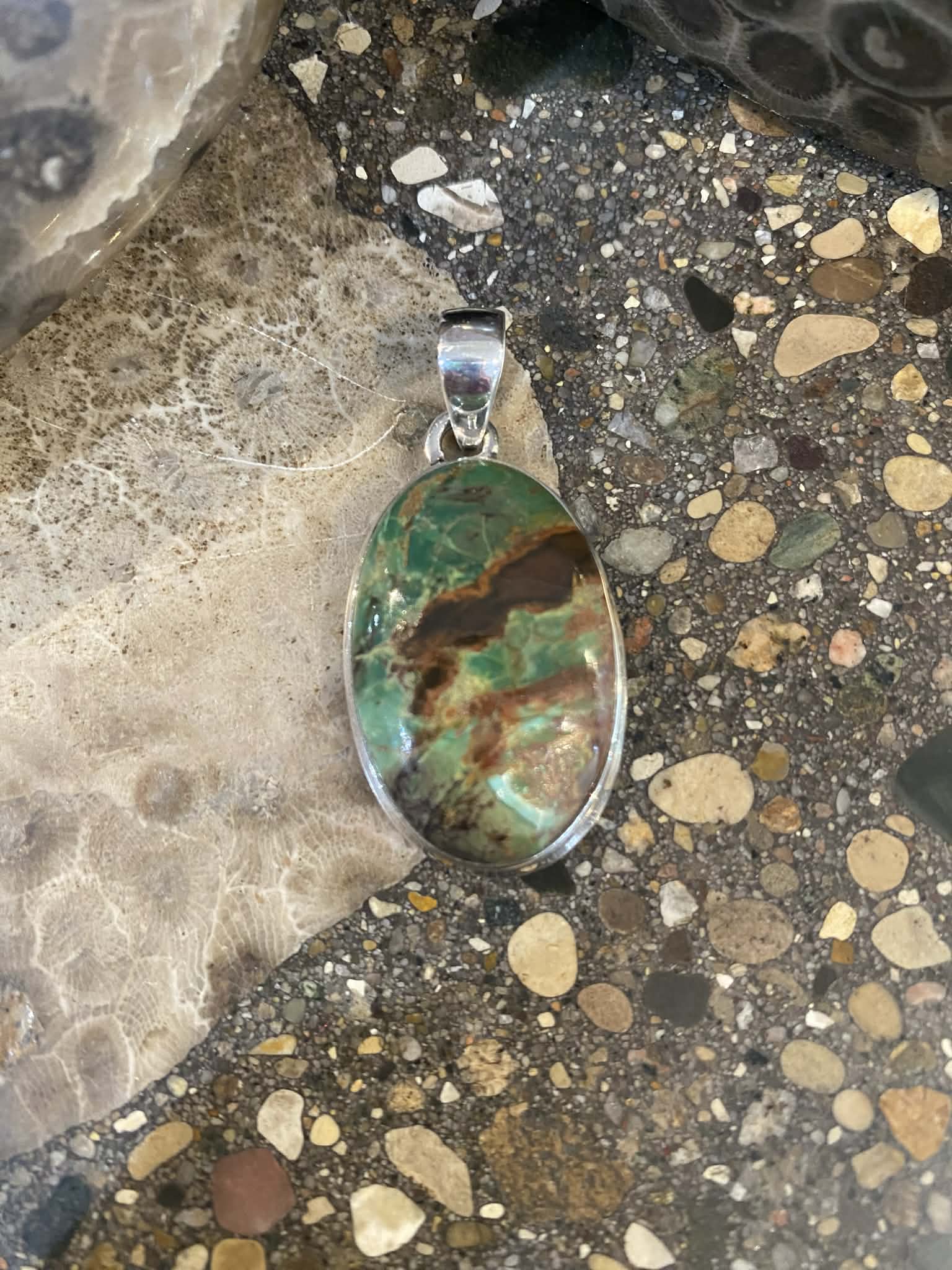 Colla Wood Oval Pendant